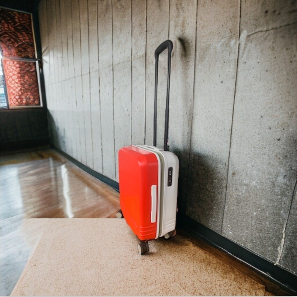 Roam Expandable Large Carry-On Luggage Suitcase